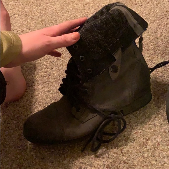 Steve Madden dark gray/blue boots - Picture 3 of 5